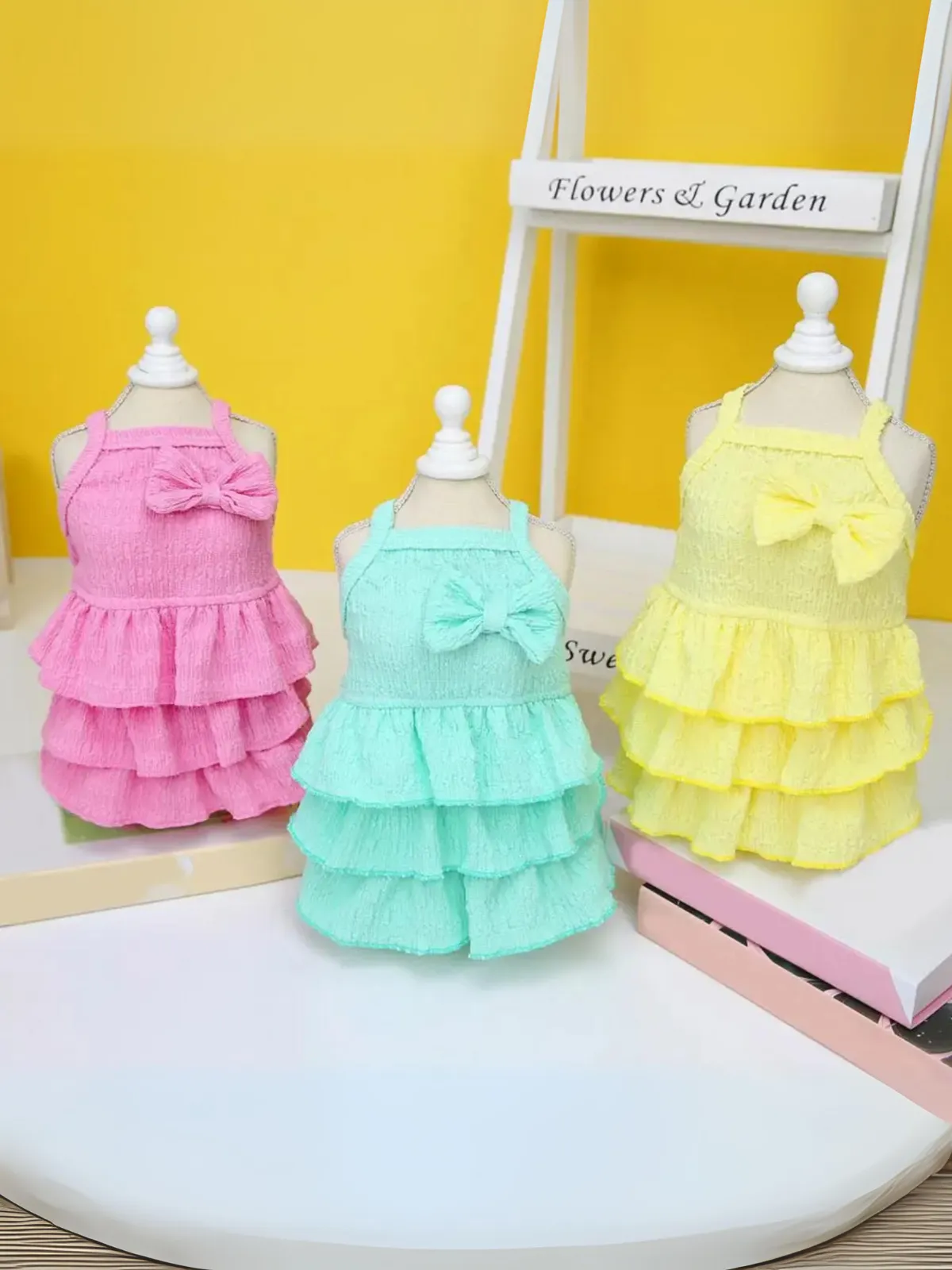 Summer Comfortable Breathable Layered Hem Bowknot Dog Dress